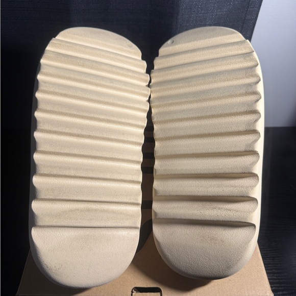 Adidas Yeezy Slide main image 9